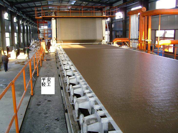 2008年2月，阜寧興峰成功出紙